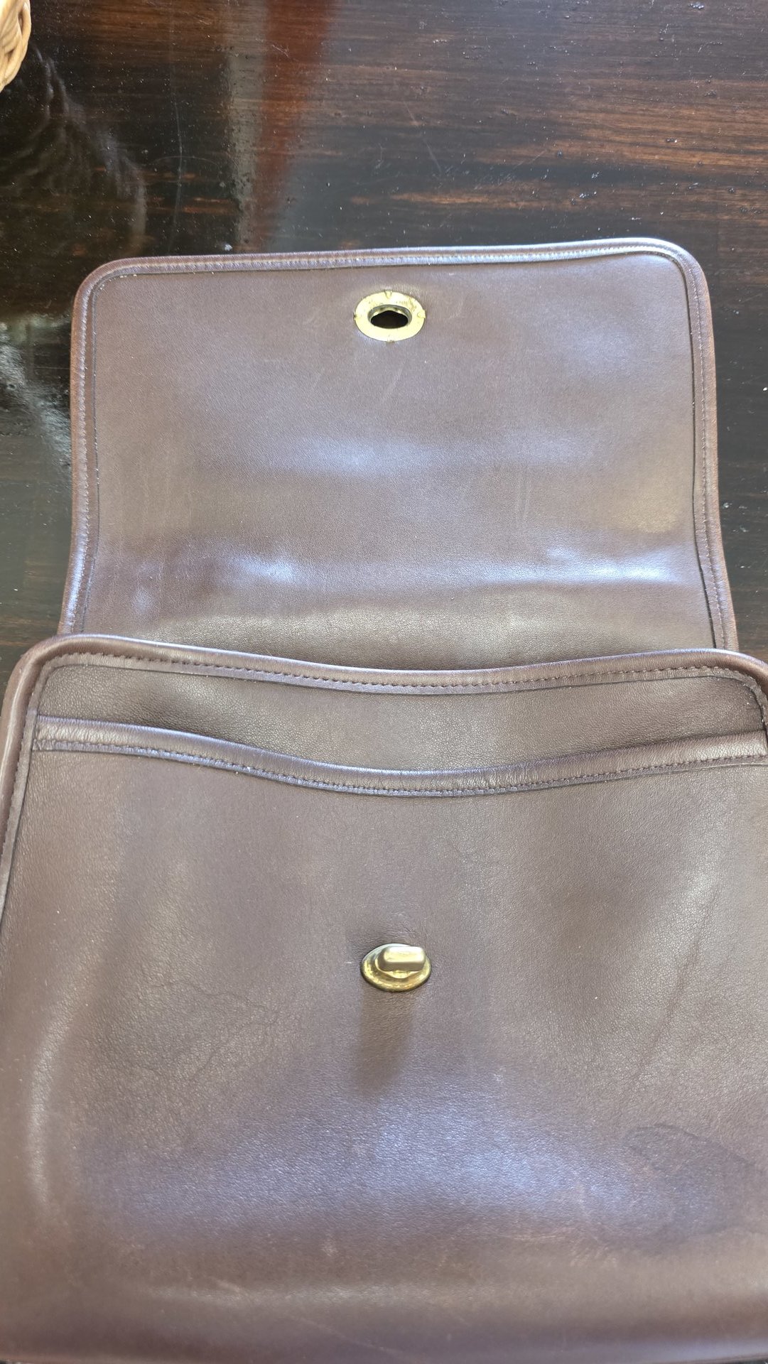 Vintage 90's Coach "Court" dark brown leather crossbody purse