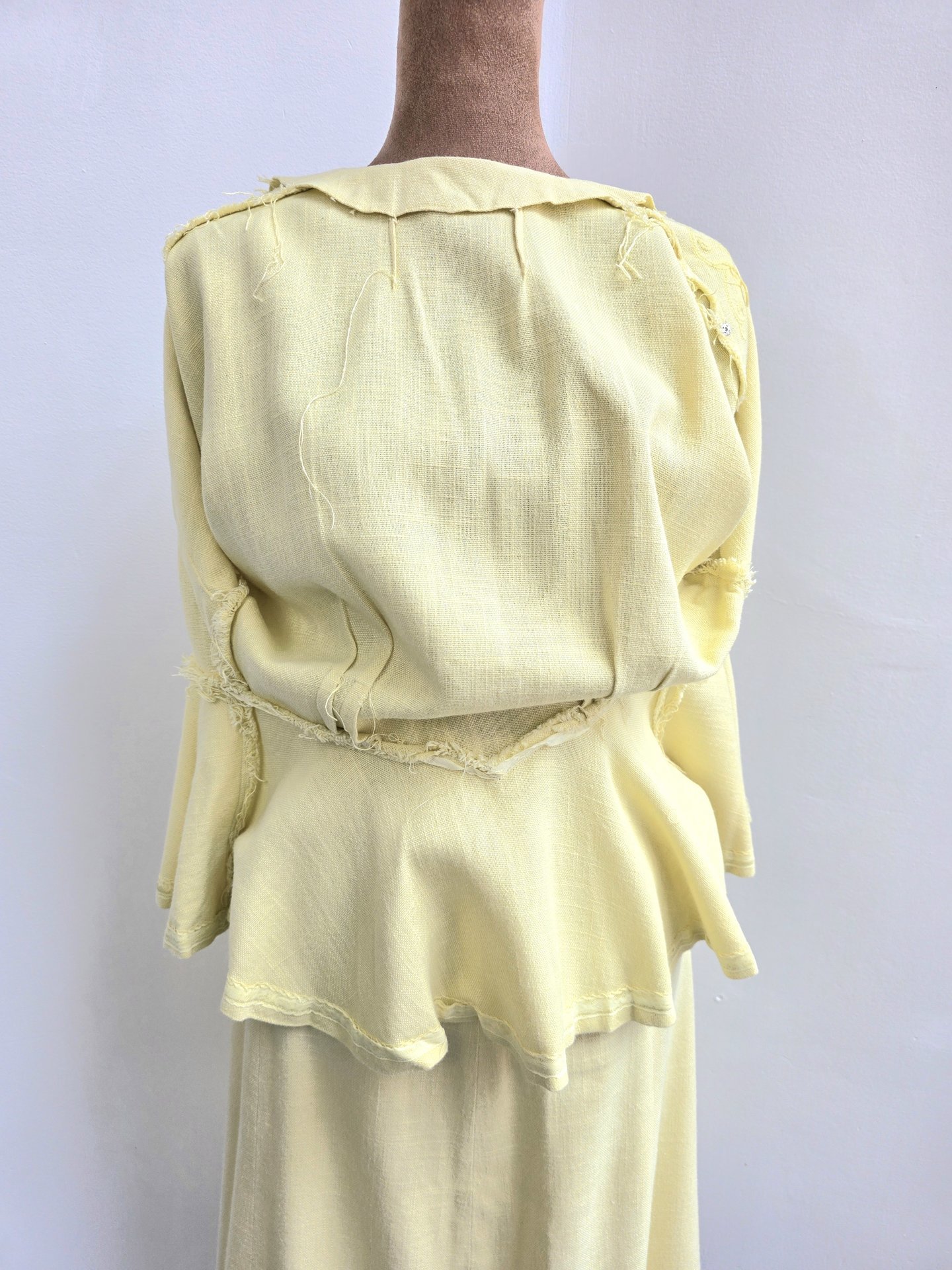 1940 pale yellow peplum blouse + skirt set, size xs