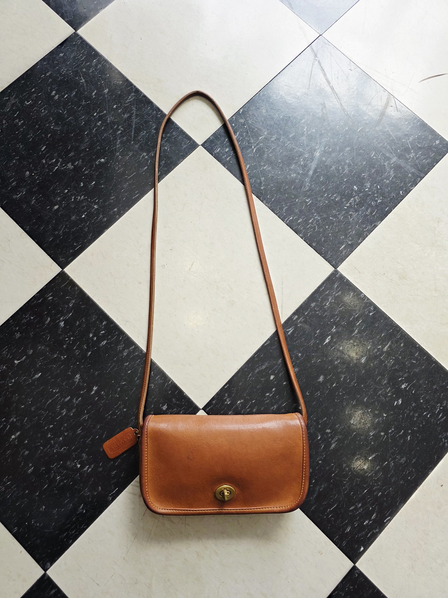 1980 COACH Dinky brown leather crossbody bag