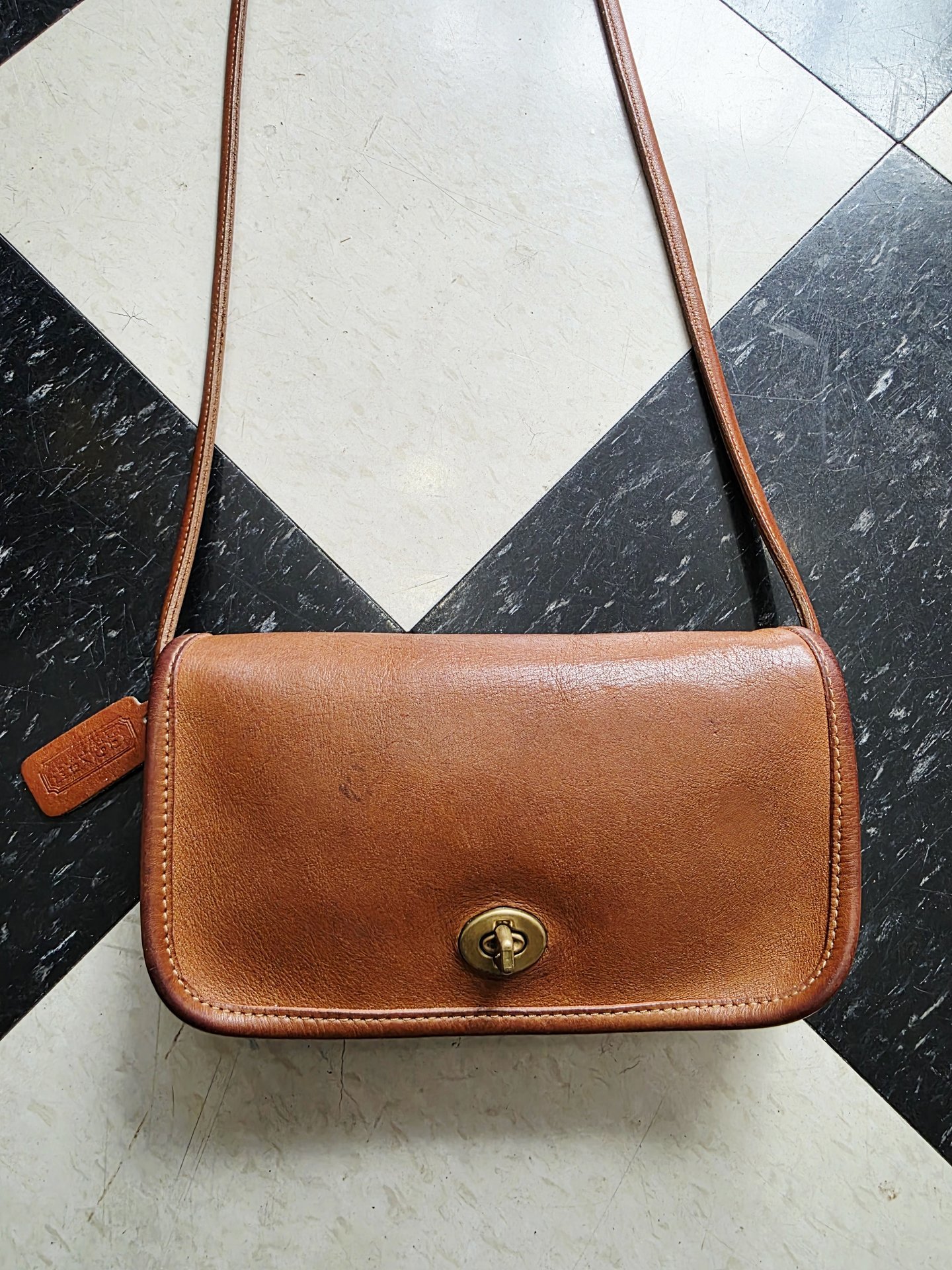 1980 COACH Dinky brown leather crossbody bag