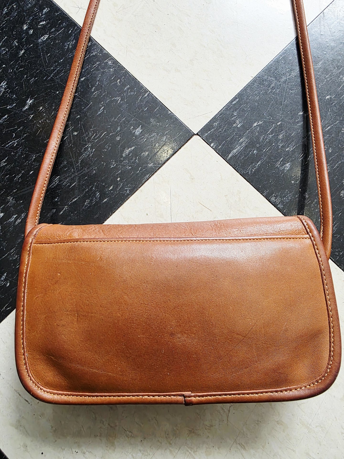 1980 COACH Dinky brown leather crossbody bag