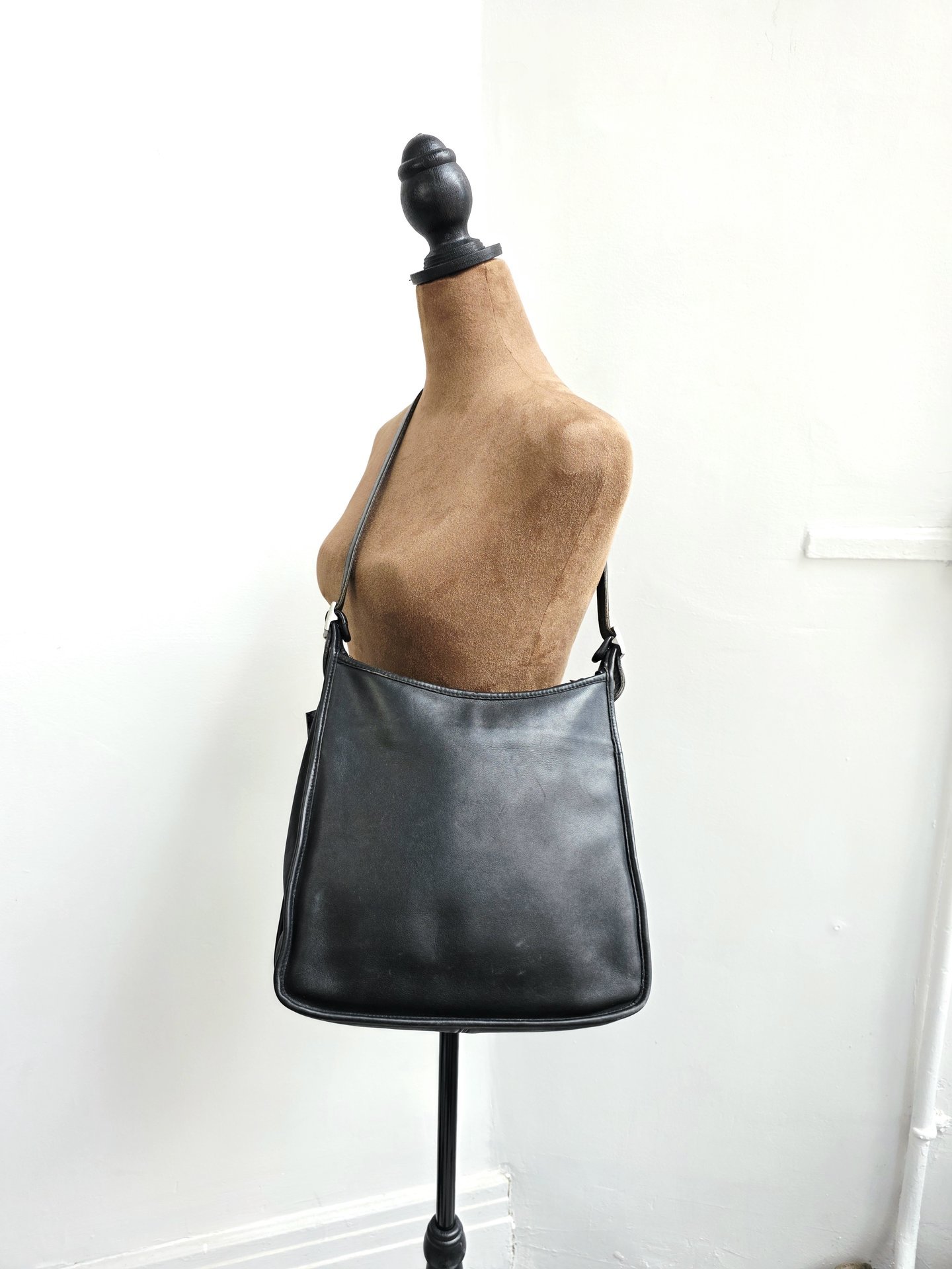 1999 COACH Andrea black leather shoulder bag