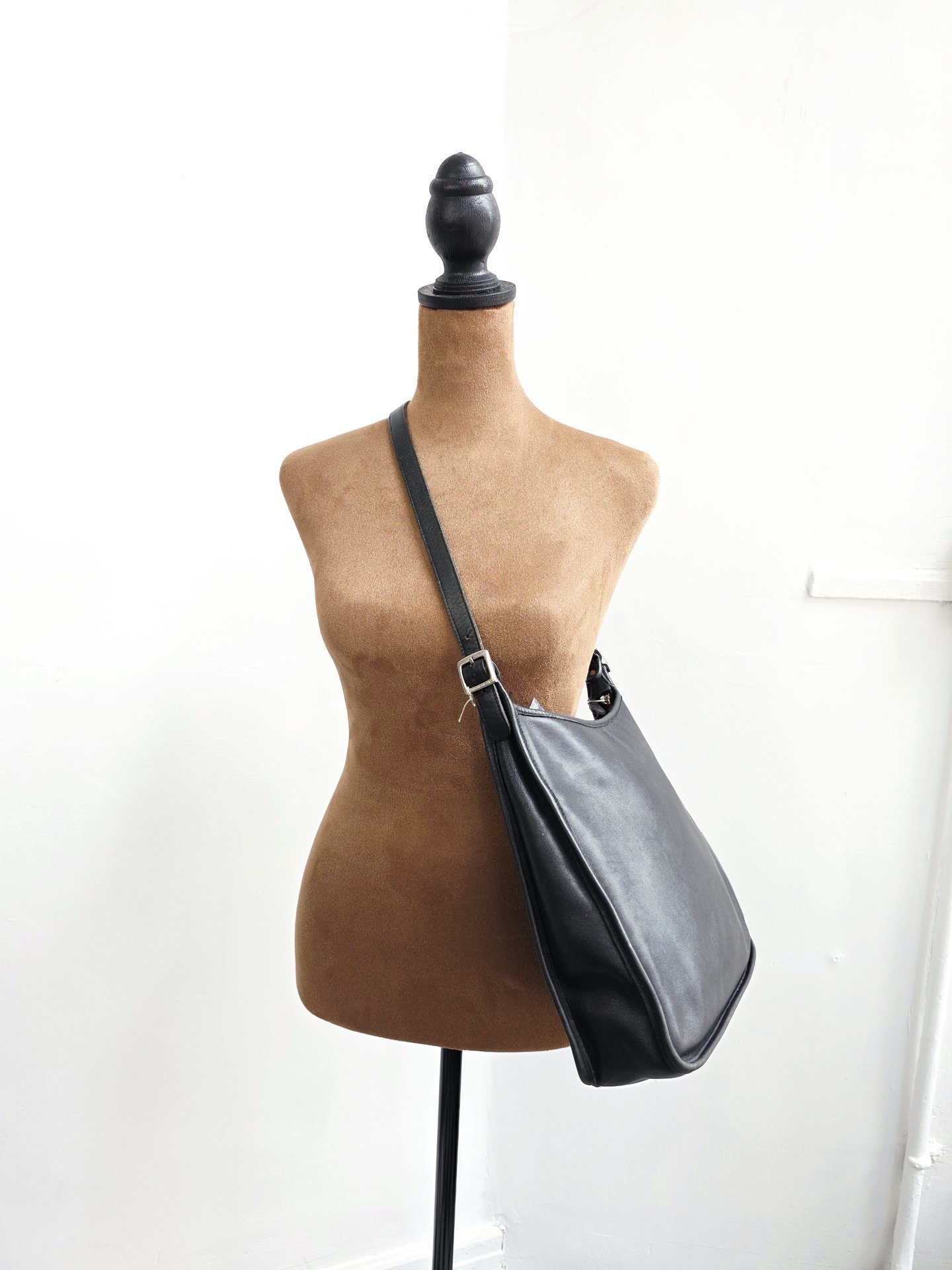 1999 COACH Andrea black leather shoulder bag