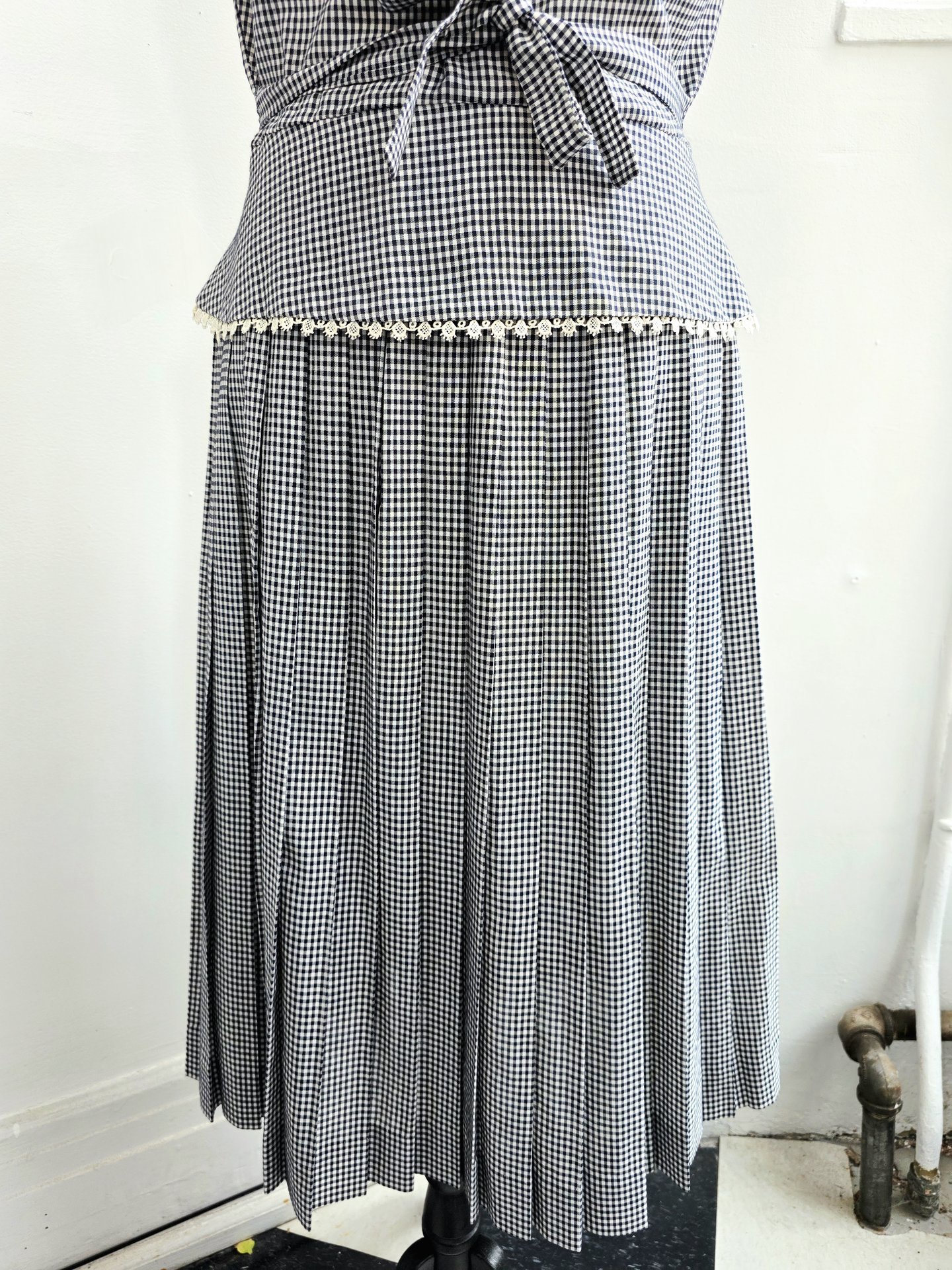 1940 gingham peplum blouse + pleated skirt set, size small