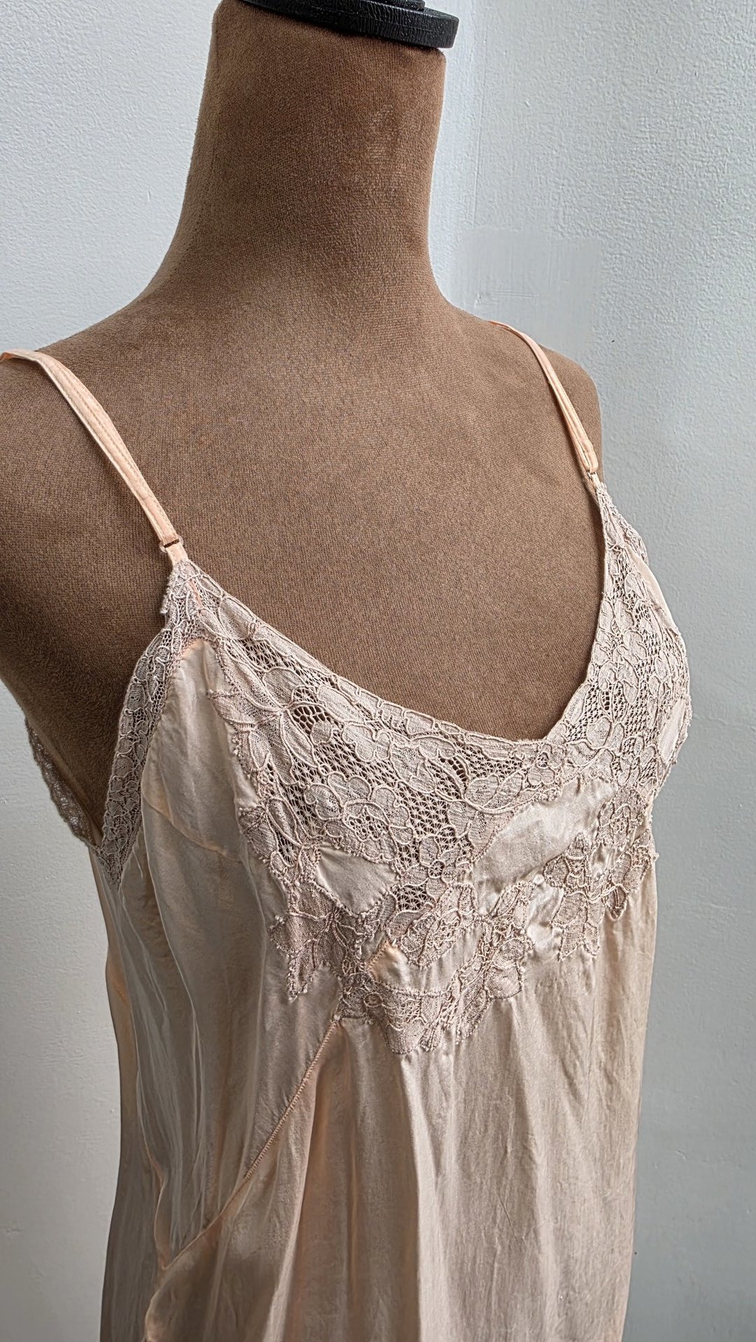 1948 peach slip dress with lace trim, size medium