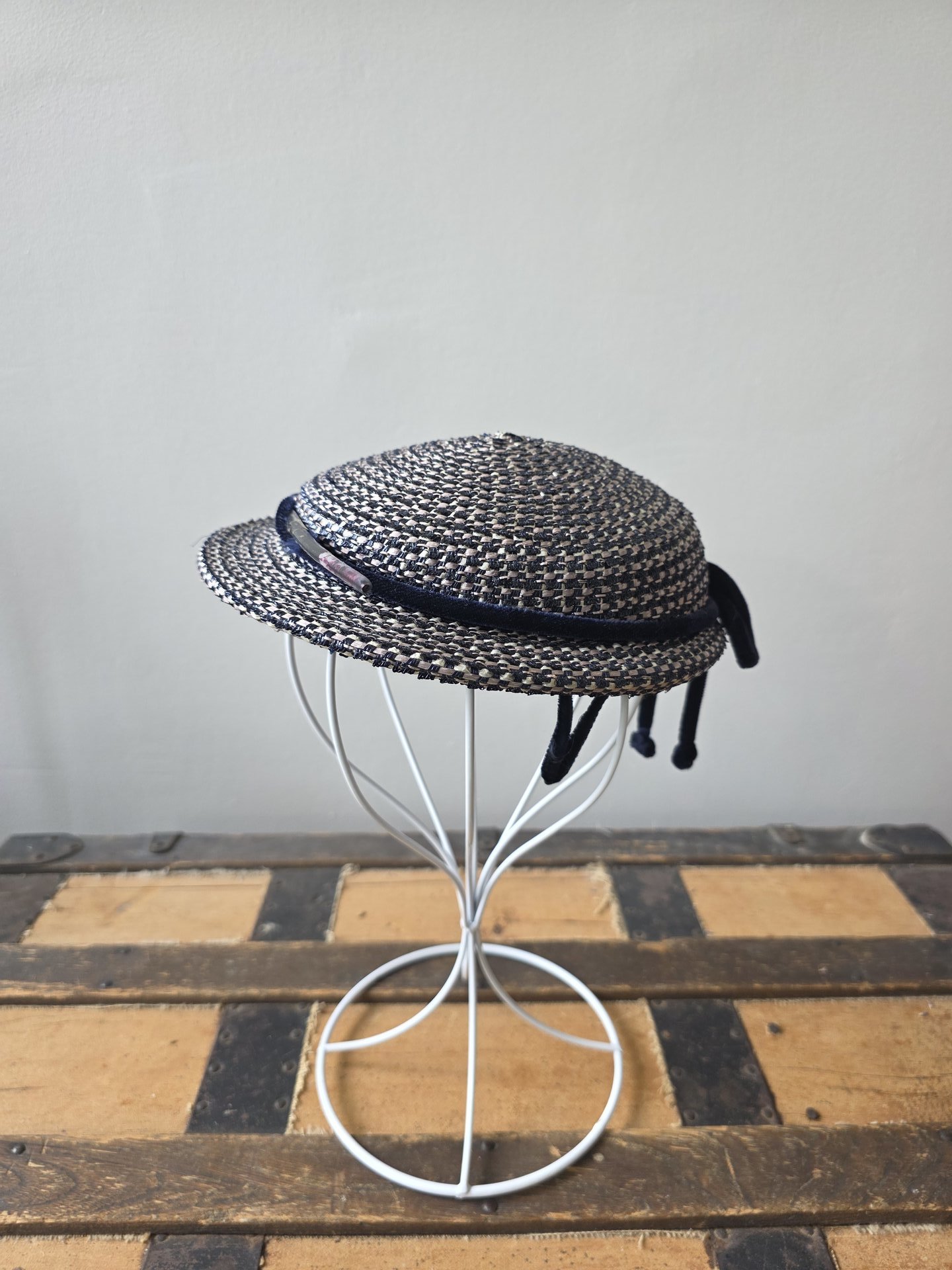 1940 Navy and white fascinator hat with feather