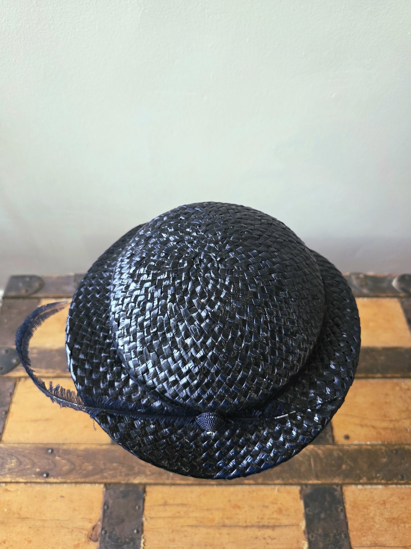 1940 dark blue navy fascinator hat with feather