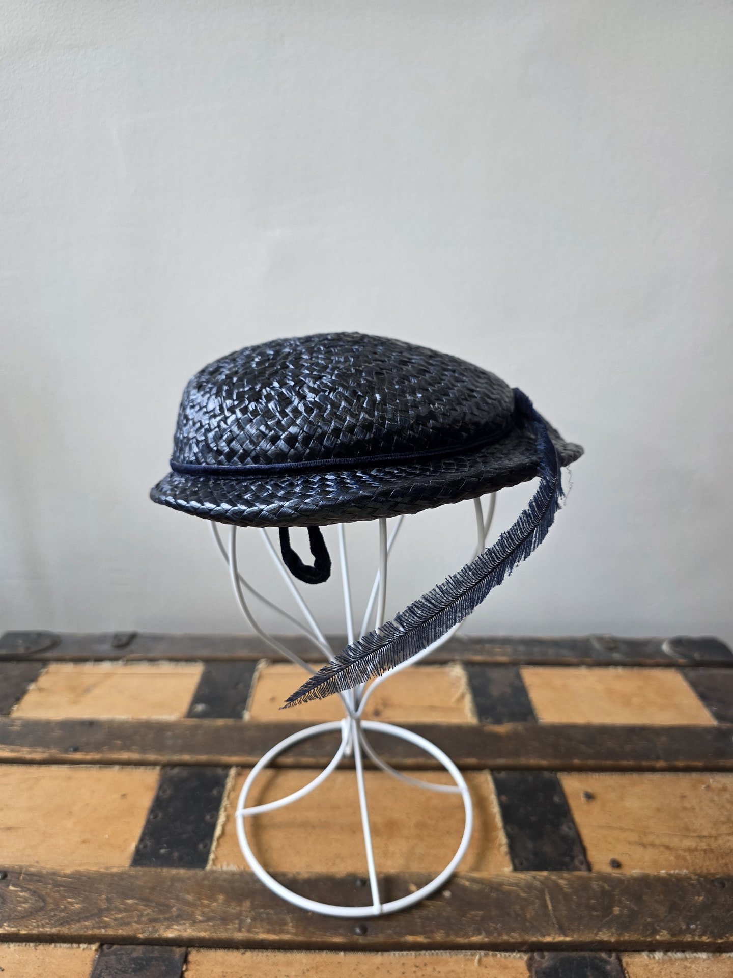 1940 dark blue navy fascinator hat with feather