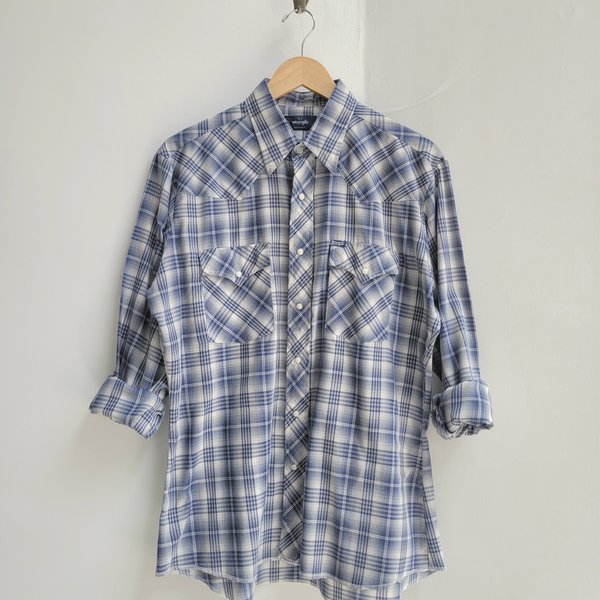 1970 Wrangler plaid button up shirt with pearl snaps, size large