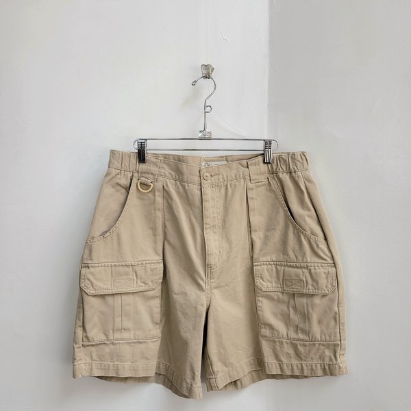 1990 Outdoor khaki cargo shorts, size 36