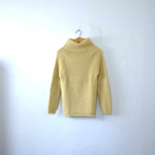 Vintage 60's pale yellow chartreuse Mohair turtleneck sweater, women's size small