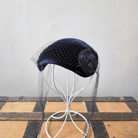 1950 blue velvet crescent fascinator hat