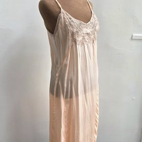 1948 peach slip dress with lace trim, size medium